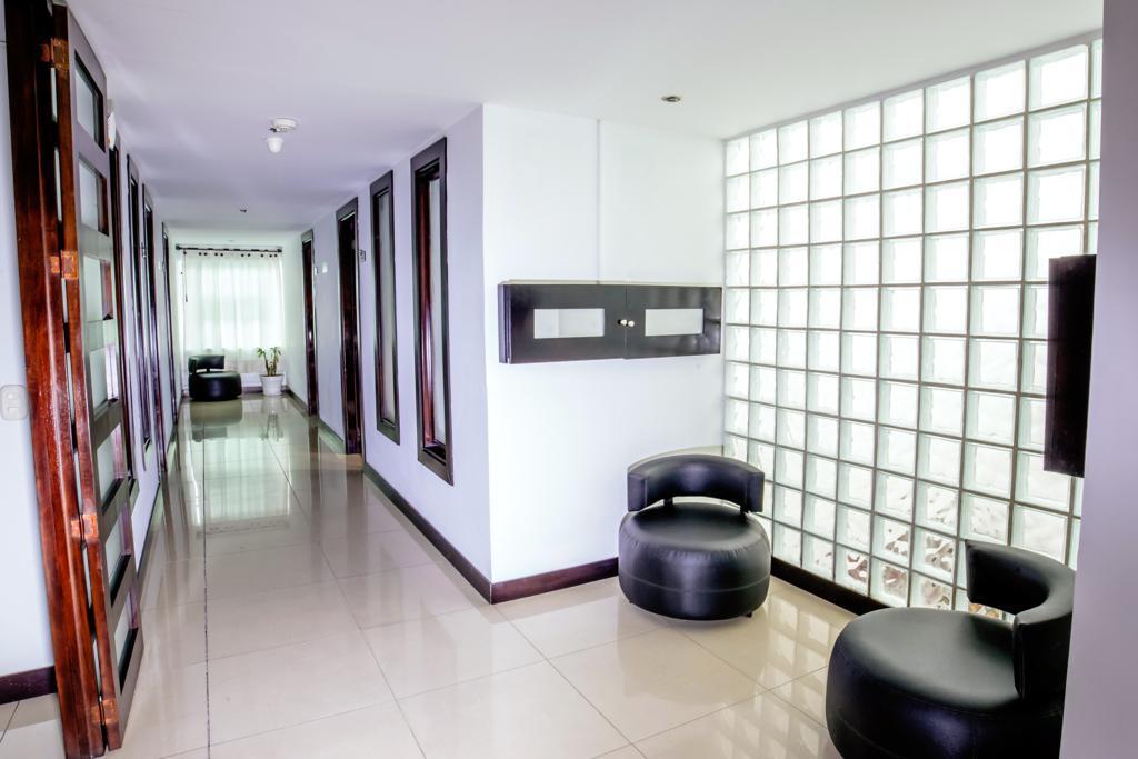 Aw Hotel Connect 33 Bogota Exterior photo